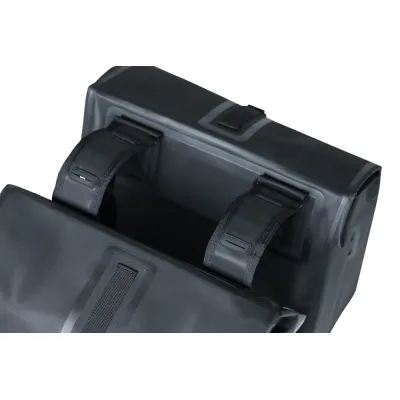 ALFORJAS TRASERAS BASIL URBAN DRY DOUBLE BAG 50 LITROS ALFORJAS TRASERAS BASIL URBAN DRY DOUBLE BAG 50 LITROS