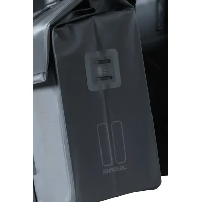 ALFORJAS TRASERAS BASIL URBAN DRY DOUBLE BAG 50 LITROS ALFORJAS TRASERAS BASIL URBAN DRY DOUBLE BAG 50 LITROS