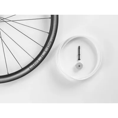 RUEDA DELANTERA BONTRAGER AEOLUS RSL 37 TLR DISC CARRETERA RUEDA DELANTERA BONTRAGER AEOLUS RSL 37 TLR DISC CARRETERA