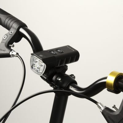 LUZ DELANTERA ELTIN EXPLORER 2000 LÚMENES LUZ DELANTERA ELTIN EXPLORER 2000 LÚMENES