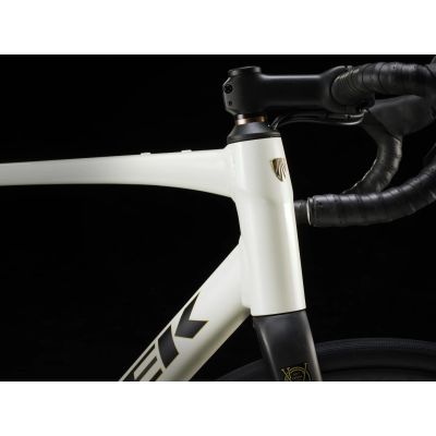 TREK DOMANE AL 4 GEN 4 (2025) TREK DOMANE AL 4 GEN 4 (2025)