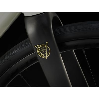TREK DOMANE AL 4 GEN 4 (2025) TREK DOMANE AL 4 GEN 4 (2025)