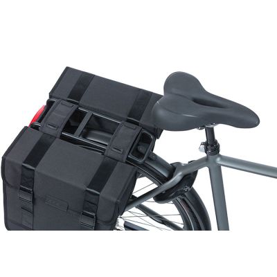 ALFORJAS TRASERAS BASIL TOUR 28 LITROS ALFORJAS TRASERAS BASIL TOUR 28 LITROS
