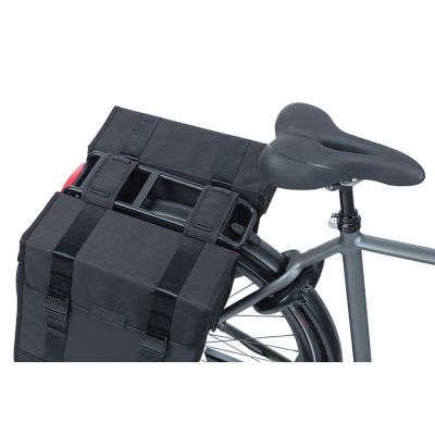 ALFORJAS TRASERAS BASIL TOUR XL WATERPROOF 28 LITROS ALFORJAS TRASERAS BASIL TOUR XL WATERPROOF 28 LITROS