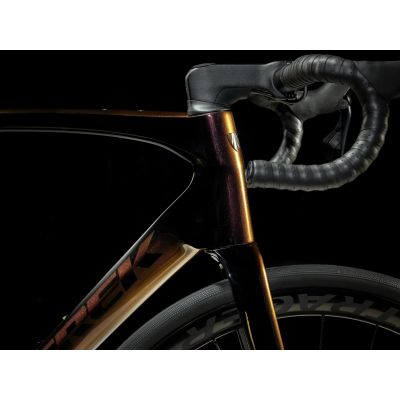 TREK DOMANE SLR 9 GEN 4 (2024-2025) TREK DOMANE SLR 9 GEN 4 (2024-2025)