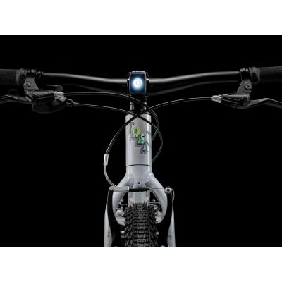 Los accesorios mostrados se venden por separado