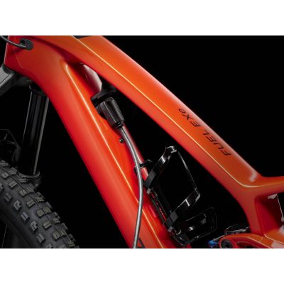 TREK FUEL EXe 9.8 (2024) TREK FUEL EXe 9.8 (2024)