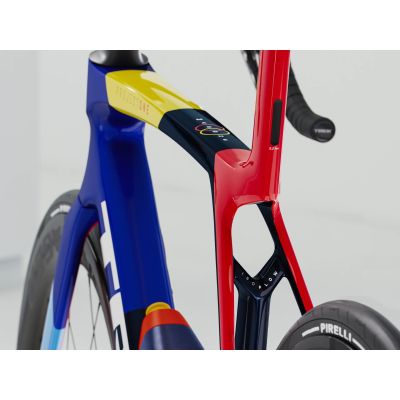 TREK MADONE SLR 9 AXS GEN 8 (2025)