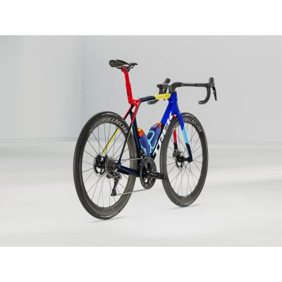 TREK MADONE SLR 9 GEN 8 (2025) TREK MADONE SLR 9 GEN 8 (2025)