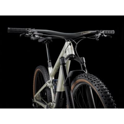 TREK TOP FUEL 9.8 XT GEN 4 29 (2025)