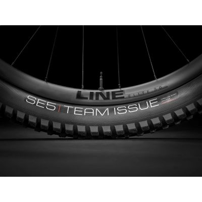 TREK FUEL EX 9.8 XT GEN 6 29 (2025)