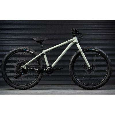 EARLY RIDER SEEKER 24 EARLY RIDER SEEKER 24