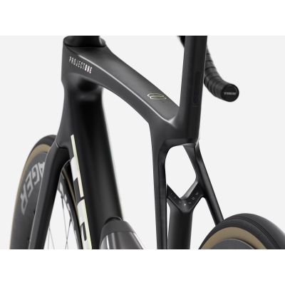 MADONE SLR 7 AXS GEN 8 (2026)