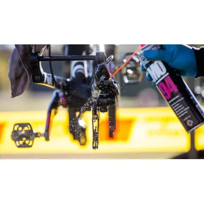 KIT MUC-OFF WASH PROTECT AND LUBE (BIKE CLEANER 1L.+MO94+WET LUBE) KIT MUC-OFF WASH PROTECT AND LUBE (BIKE CLEANER 1L.+MO94+WET LUBE)